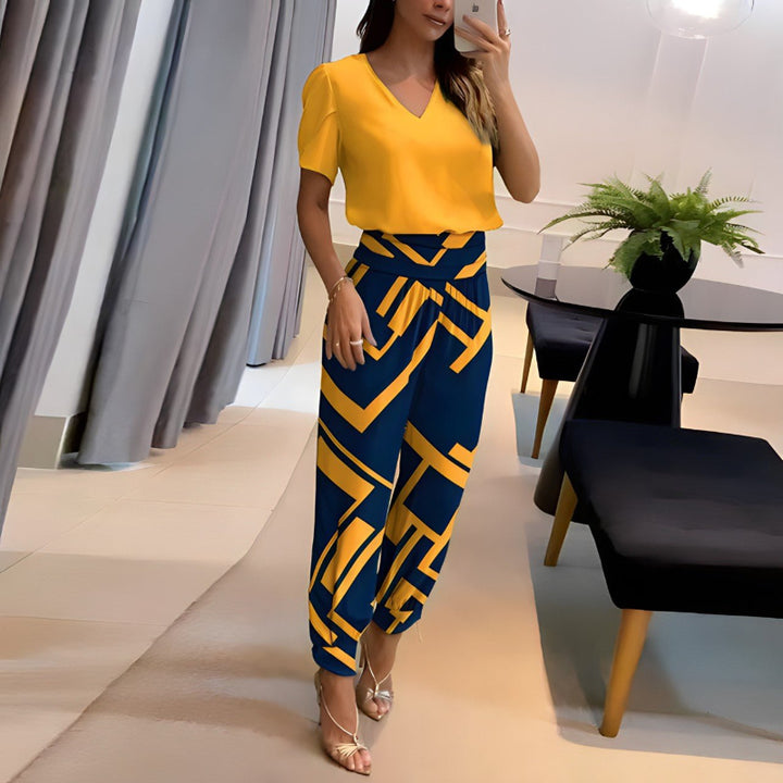 Maricel – Chic et moderne en blouse et pantalon