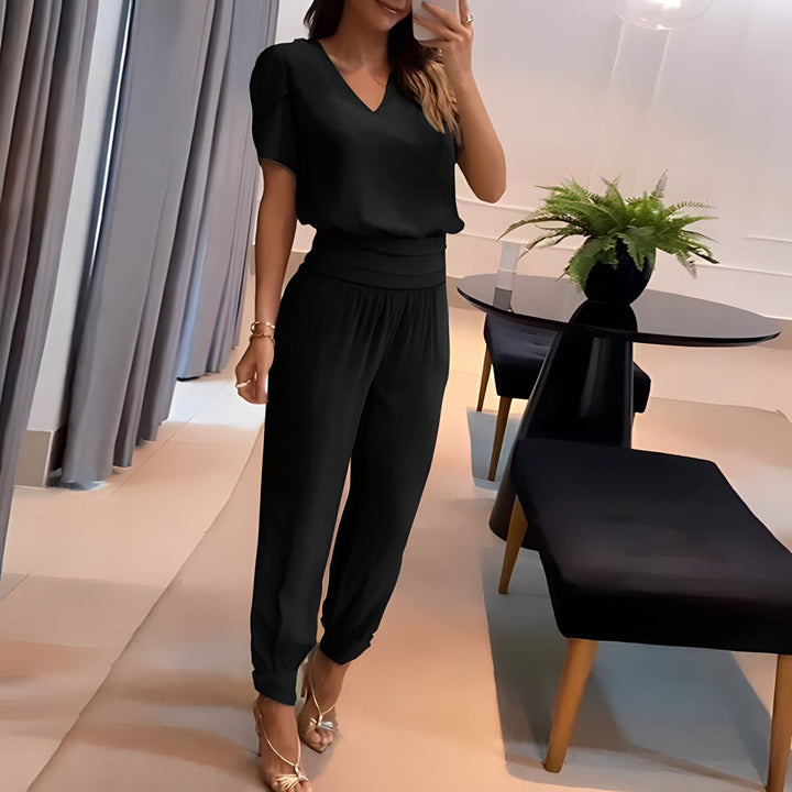 Maricel – Chic et moderne en blouse et pantalon